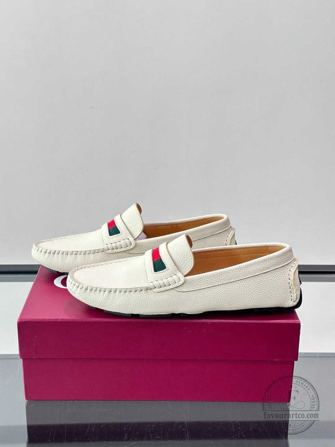 Gucci White Leather Loafer Shoes for Men with Signature Web Stripe 10 Gucci White Leather Loafer Shoes for Men with Signature Web Stripe